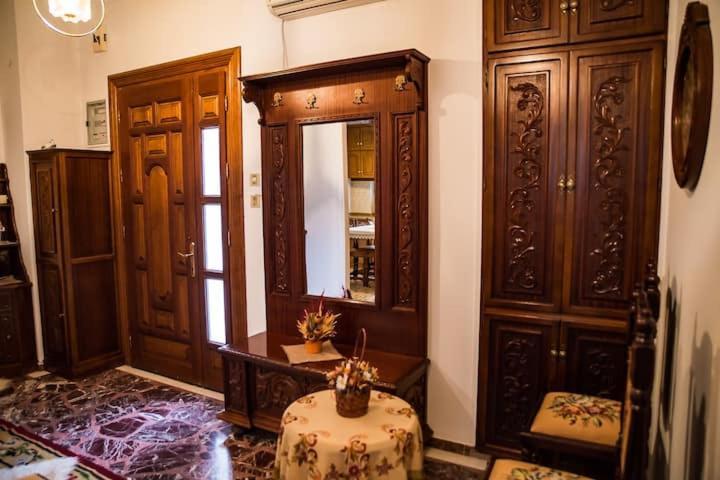 Traditional Antique Deco House Kalampáka Luaran gambar