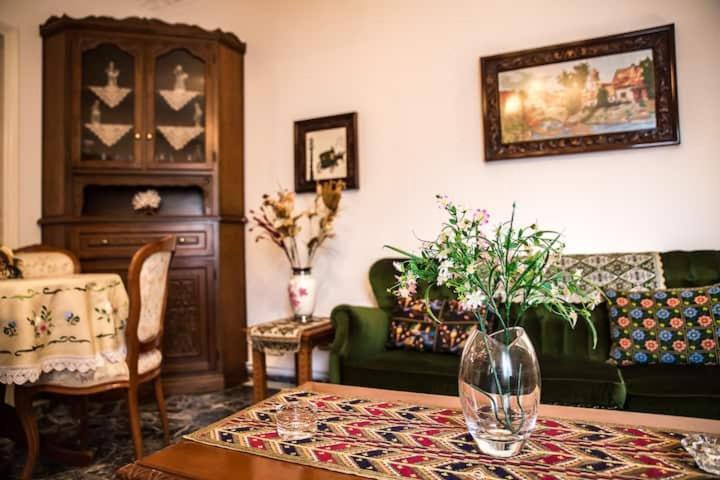 Traditional Antique Deco House Kalampáka Luaran gambar